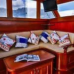  Blue Cruise *